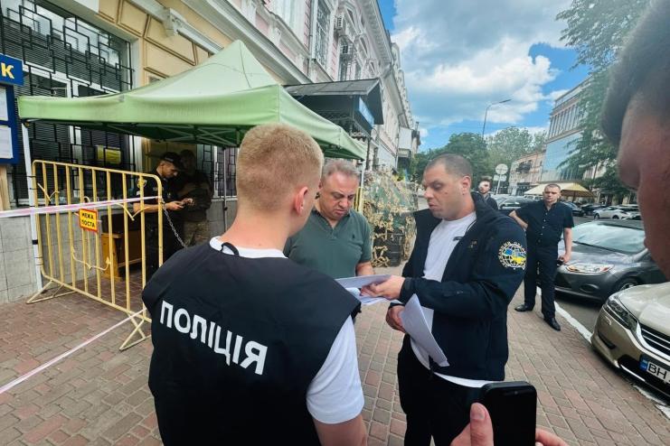 Скандал на Дерибасівській: іноземця, який побив літню жінку, позбавили посвідки на проживання