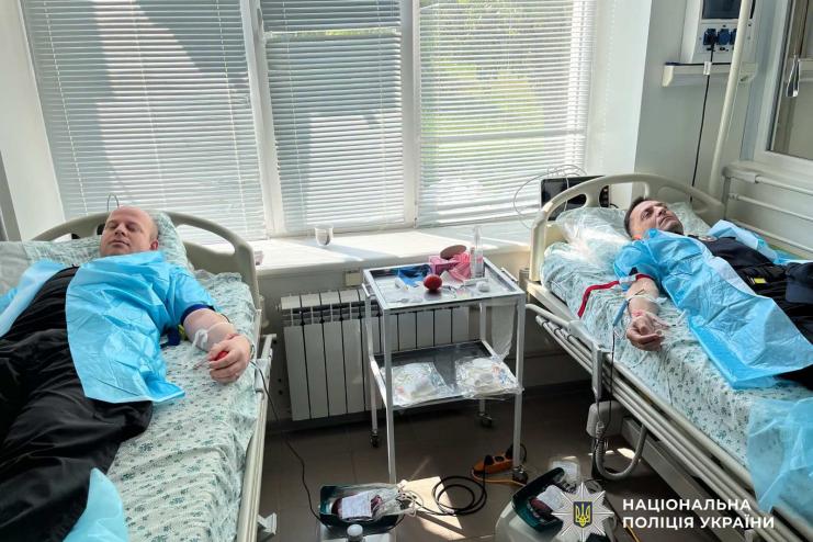 Подарувати людям надію на порятунок: поліцейські Одещини долучилися до благодійної акції зі здачі крові
