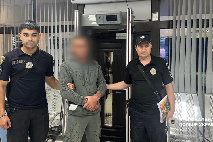 У Вилківській громаді чоловік поранив 15-річну дівчину