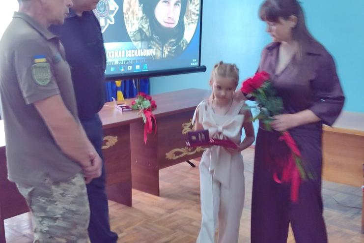 У Кілійській громаді рідним загиблих Захисників передали державні нагороди