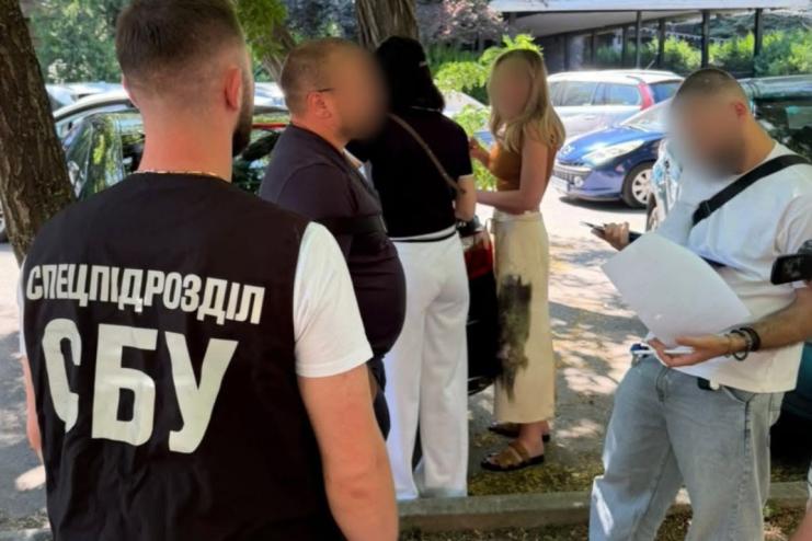 Елітна нерухомість за підробленими підписами в Одесі викрили рейдерську схему адвоката нотаріуса та держреєстратора