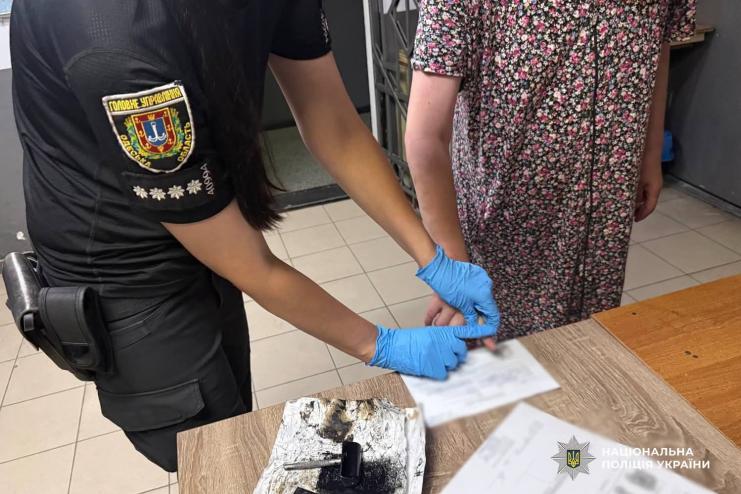 В Одесі поліцейські затримали 48-річну жінку за підозрою у вбивстві співмешканця