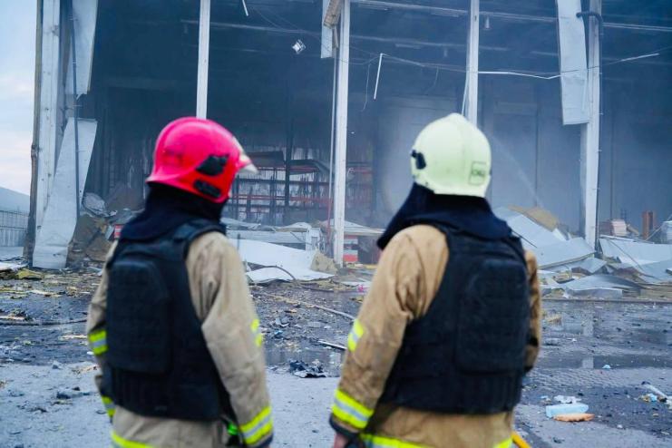 Ракетний удар по Одещині: пошкоджено складські приміщення, двоє людей постраждали