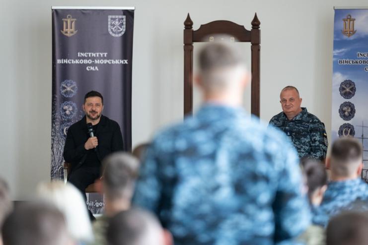 Володимир Зеленський оголосив про створення Військово-морської академії та зустрівся з курсантами ВМС