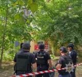 В Одесі чоловік зачинився в перукарні разом із людьми: поліція встановлює обставини