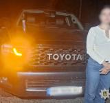 За 10 тис. доларів до кордону на преміальних позашляховиках: поліцейські затримали одеситку та жителя району за організацію незаконного переправлення військовозобов’язаних до сусідньої країни
