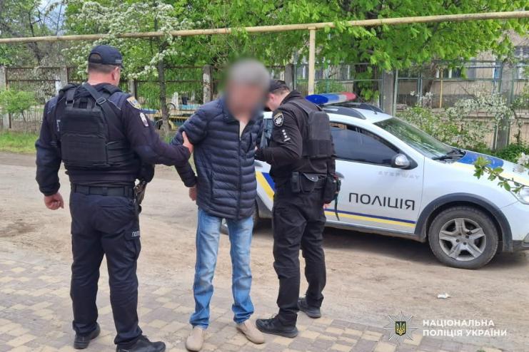 П’яним із пістолетом прийшов до школи: жителя Білгорода-Дністровського судитимуть