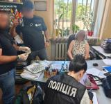На Одещині чиновницю міськради підозрюють у вимаганні хабаря за дозвіл на встановлення МАФу