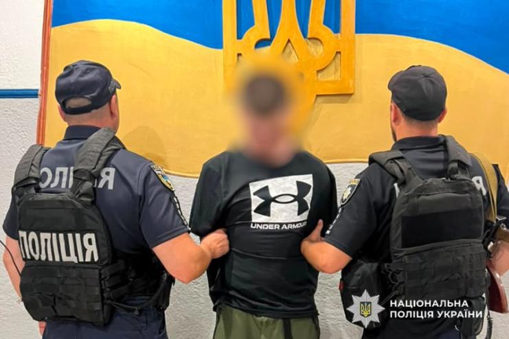 В Одесі 21-річний молодик поранив охоронця ЖК
