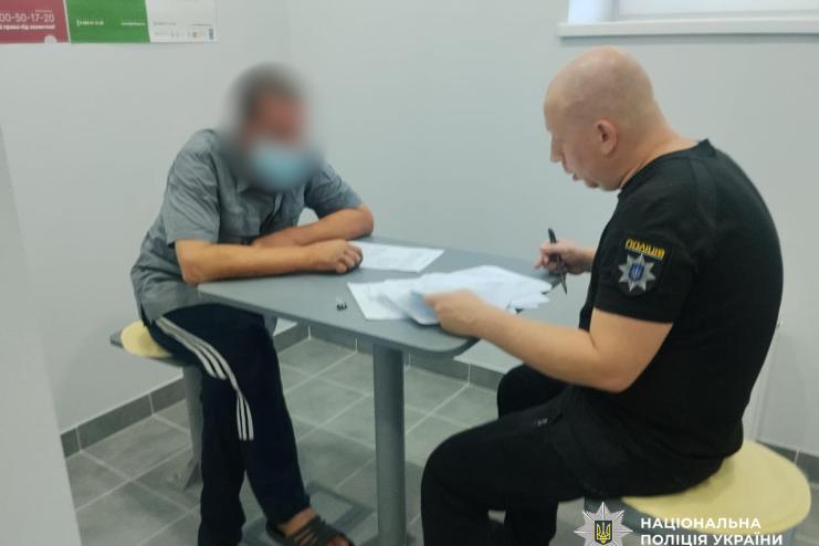 На Одещині затримали чоловіка, який вчинив замах на зґвалтування 84-річної жінки