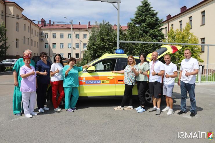 Німецькі благодійники передали Ізмаїльській лікарні спеціальний автомобіль