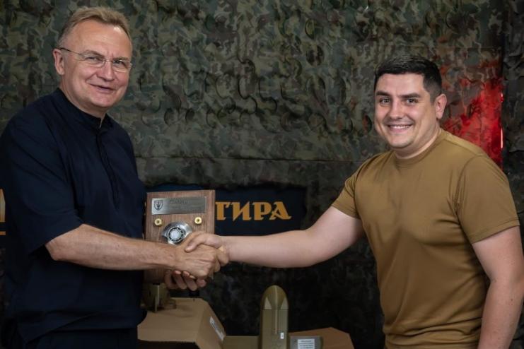 Мер Львова відвідав 122-гу бригаду ТрО Одещини: військовим передадуть дрони-перехоплювачі