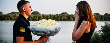 «Так!» на березі Дунаю: на Одещині офіцер Морської охорони освідчився своїй коханій