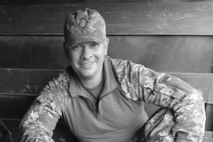 Ізмаїльська громада прощається із загиблим на війні Захисником Ігорем Андрєєшиним