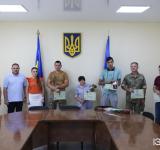 В Ізмаїлі військовослужбовцям та родинам Захисників вручили державні нагороди