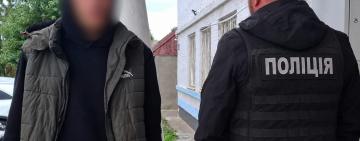 Побив незнайомця та відібрав сумку: на Одещині 19-річному грабіжнику повідомили про підозру