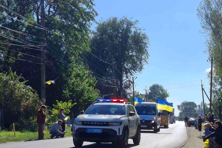 На щиті повернувся додому: у Бессарабській громаді попрощалися із загиблим воїном Олександром Мельниковим