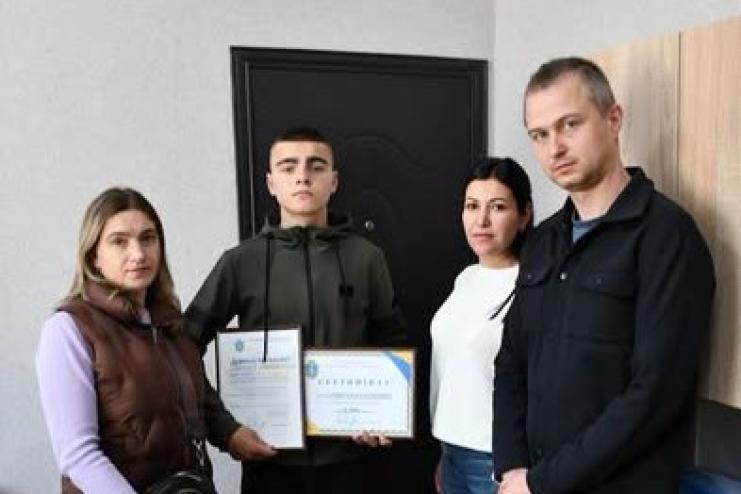Павлівська громада привітала з днем народження сина загиблого Героя