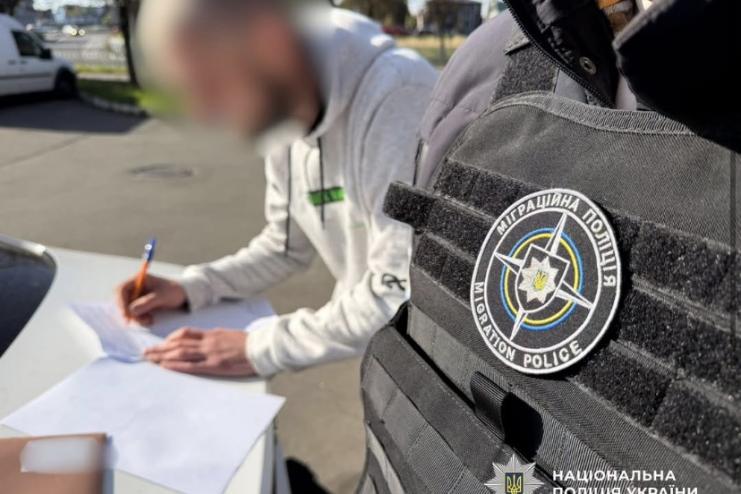 В Одесі чоловіку повідомили про підозру у виготовленні дитячої порнографії за допомогою ШІ
