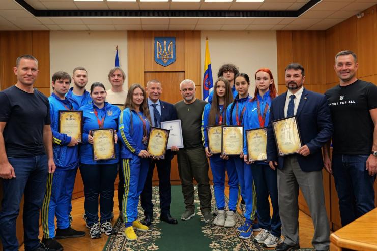 Олег Кіпер вручив нагороди спортсменам Одещини, які вибороли медалі на чемпіонаті світу в Румунії